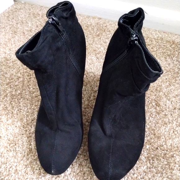 Women's Rogue Heels - Picture 1 of 5